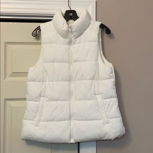 Old Navy White Puffy Vest Size M